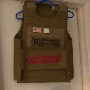 Hudson Outerwear plate vest.